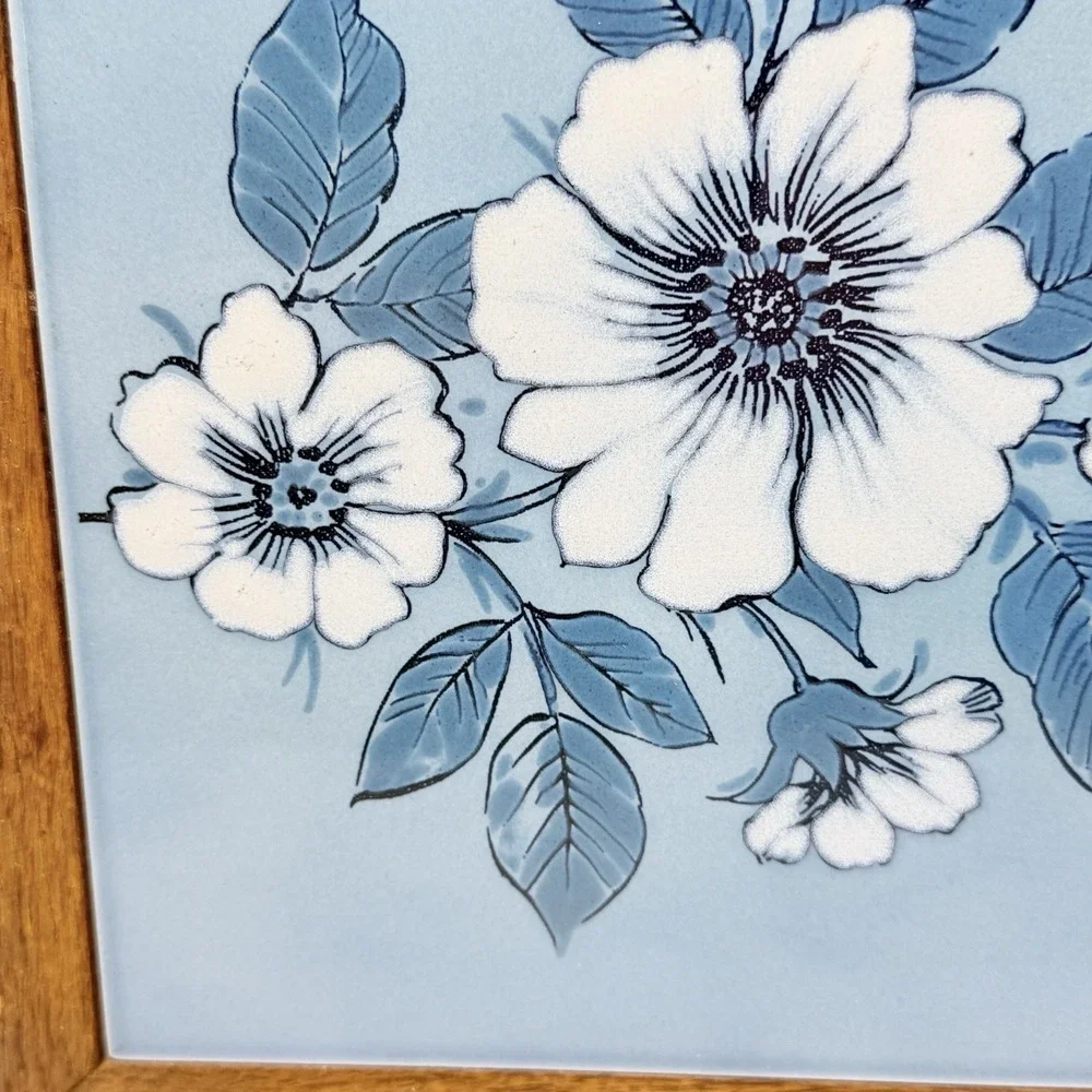 1970s Blue Daisy Ceramic 9